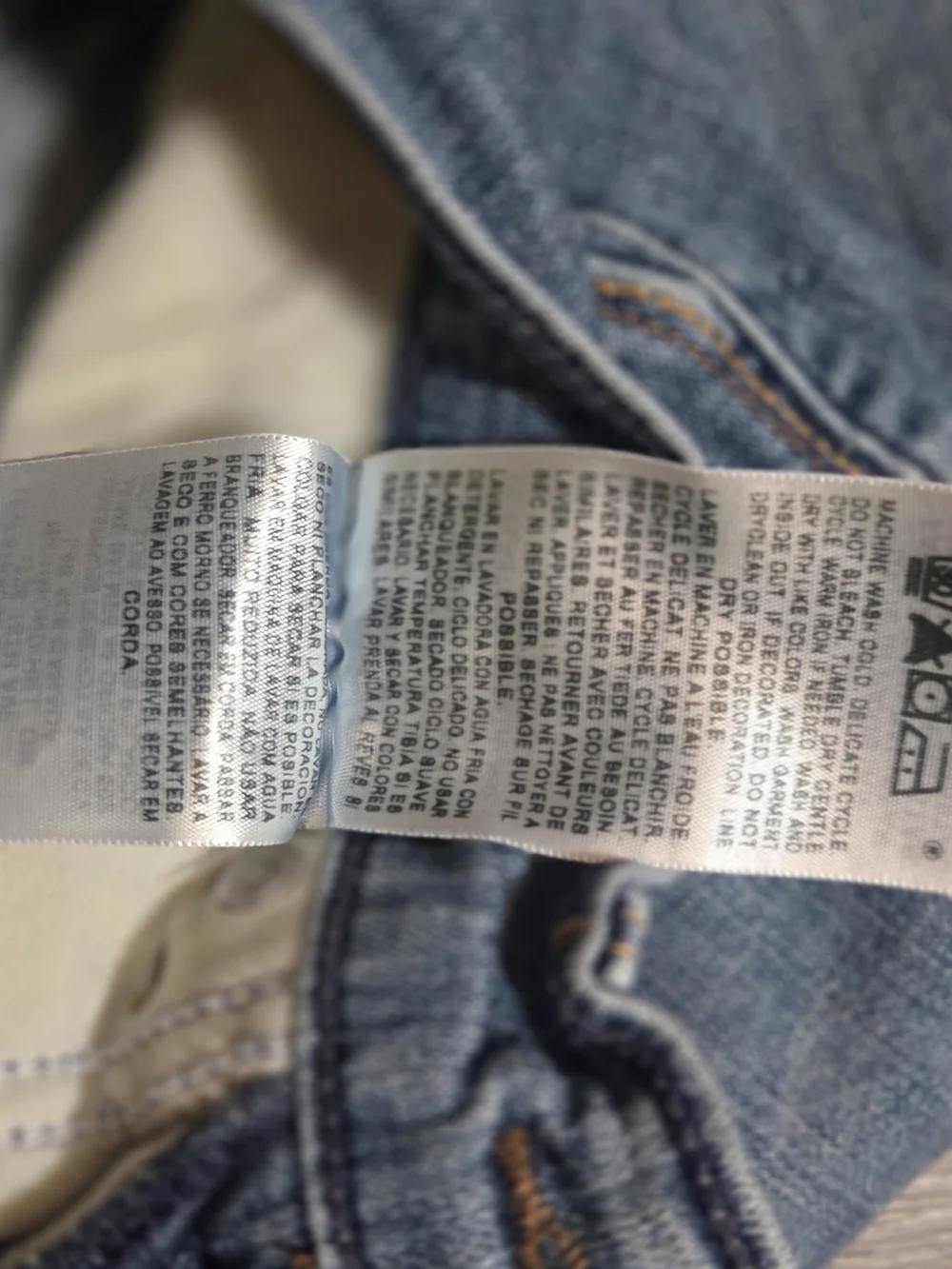 Levi’s Women’s Denim Bermuda Shorts Size 4 Long Jean Shorts Y2K